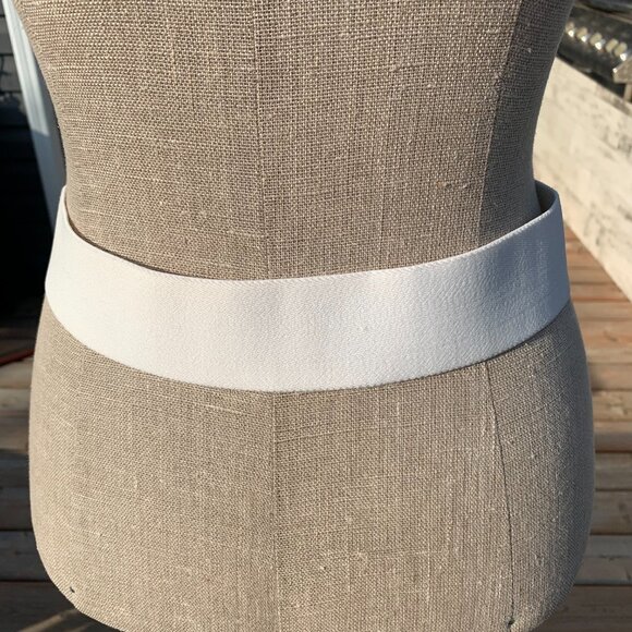 Vintage White Elastic Gold Red 80s Retro Glam Statement Buckle Wide Cinch Belt - Picture 5 of 11